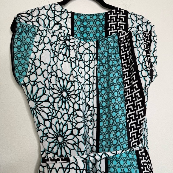 Yumi Kim Black and Teal Geometric 100% Silk Wrap Dress Size Medium - Picture 4 of 16